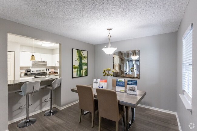 2BR, 1.5BA - Oak - 1080SF.- Dining Room