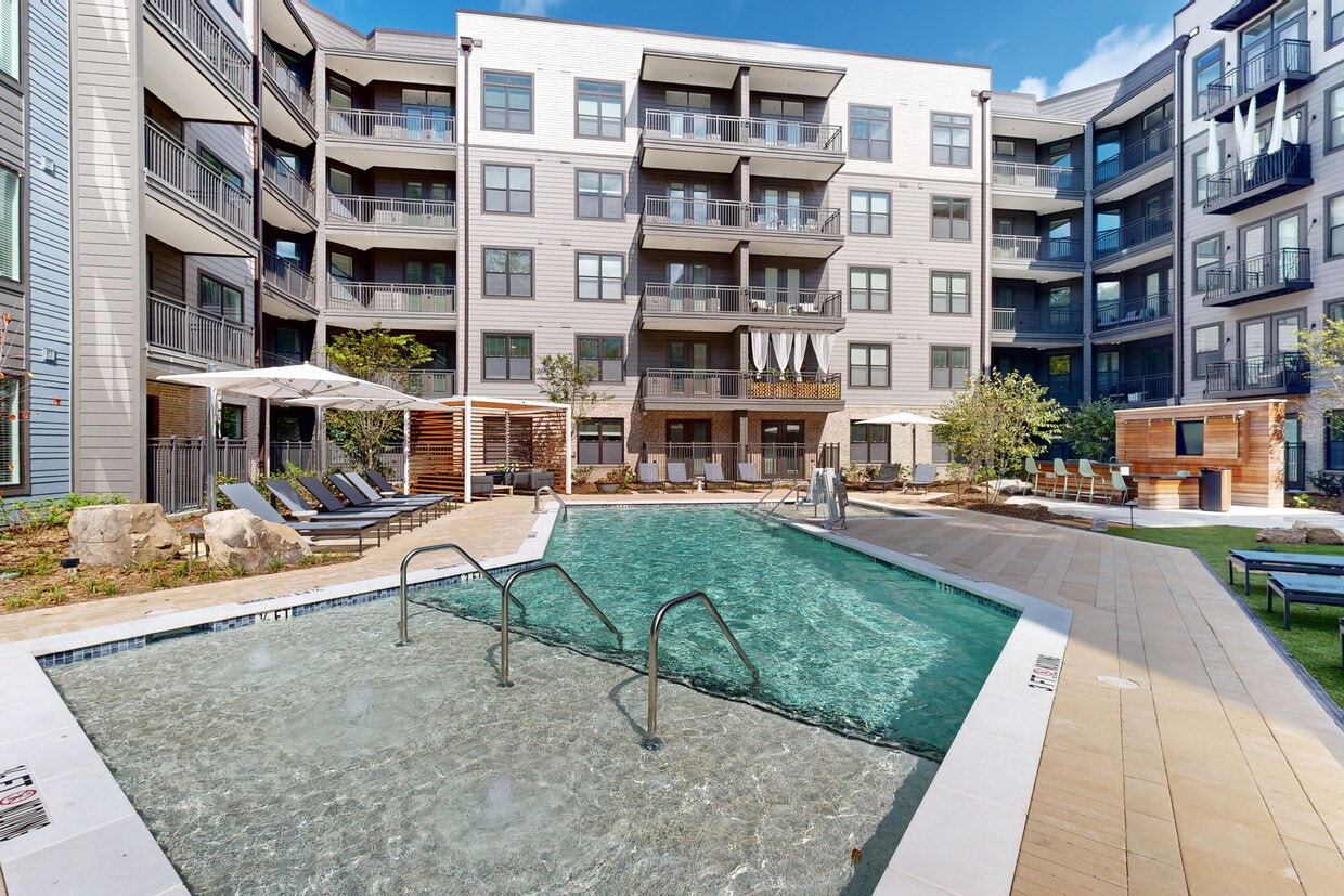 Photo - NOVEL West Midtown by Crescent Communities Apartments