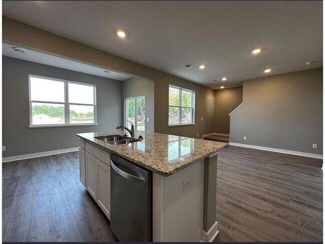 Photo - 12669 Erskin St NE