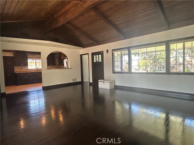 Photo - 5726 Newlin Ave