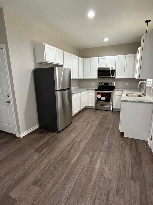 Photo - 3457-3457 Brooke Pl