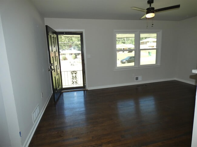 Photo - 1920 Janet Ln