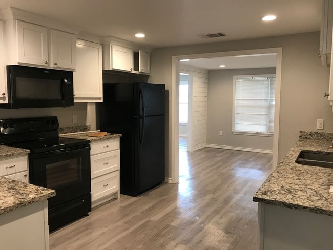 Photo - 1113 Big Rock St