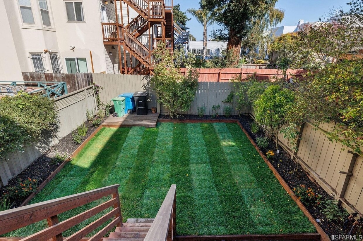 Backyard - 3036 Fulton St (San Francisco, CA)