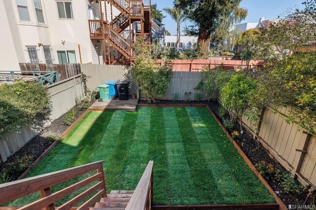 Backyard - 3036 Fulton St Apartments Unit #4