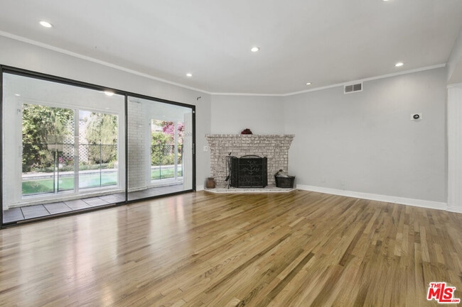 Photo - 5527 Columbus Ave