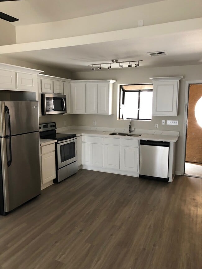 Photo - 2 bed 2 bath Town-home in Central Phoenix!...