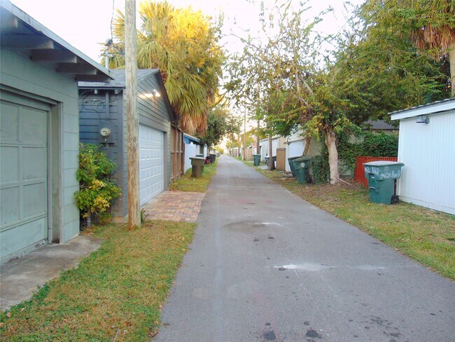 Photo - 3420 Avenue R