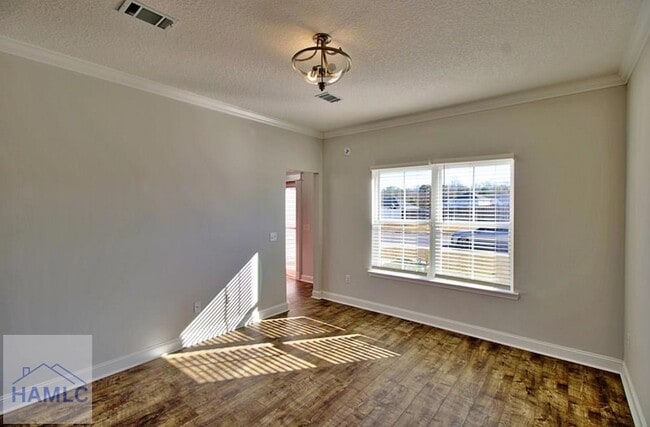 Photo - 326 Fairview Cir