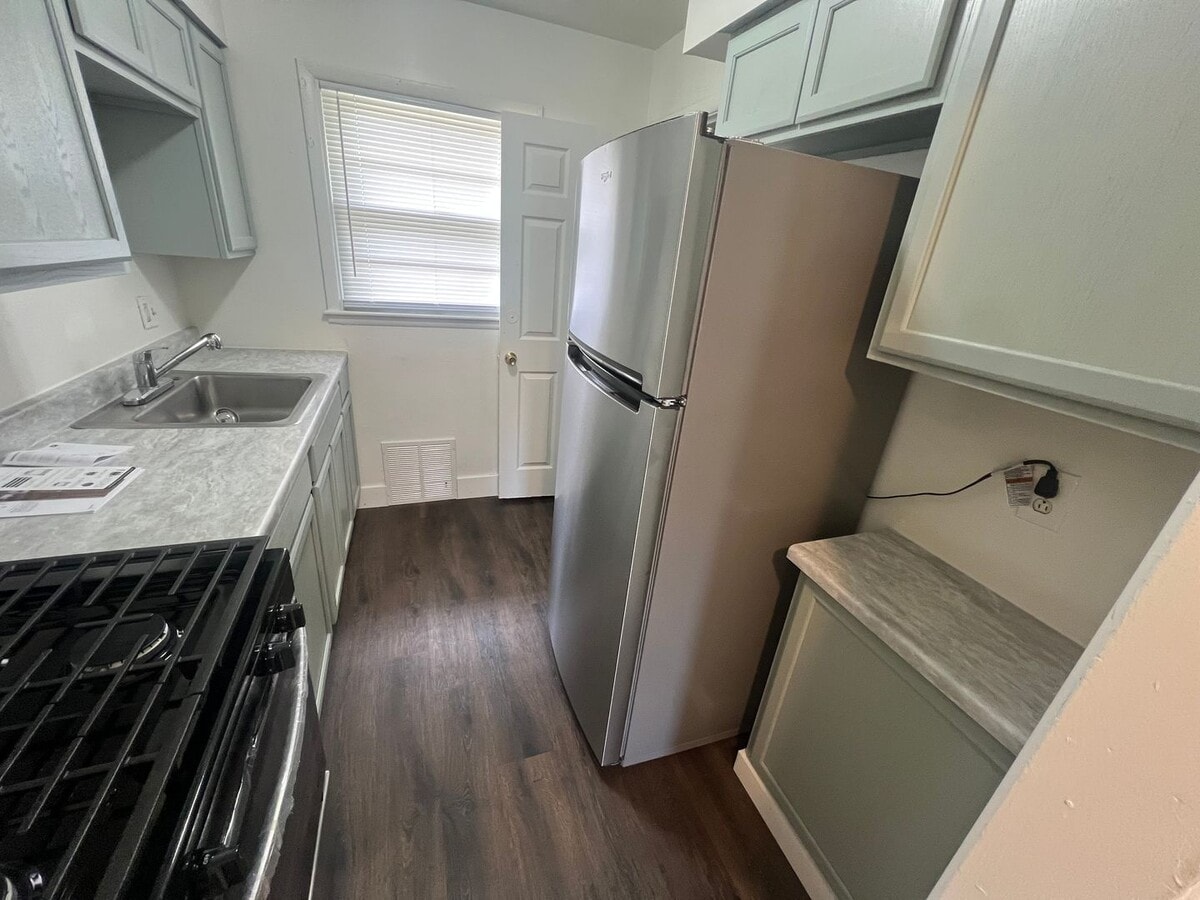Photo - Spacious 2 bedroom townhome