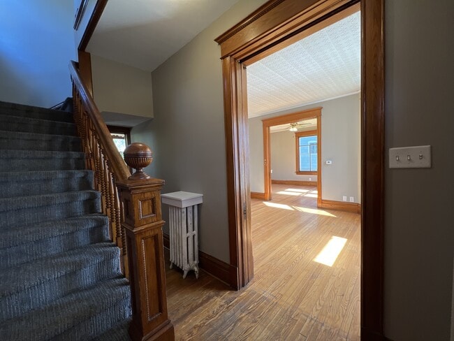 Photo - 451 W 16th St