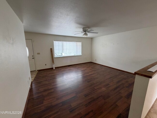 Photo - 409 Burntwood St