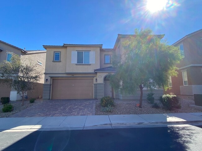 Building Photo - Beautiful 4 bed/3 home located in Henderson.