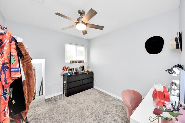 Photo - 834 Ellington St