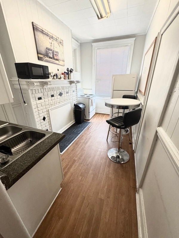 Building Photo - 712 N Arthur Ashe Blvd Unit A