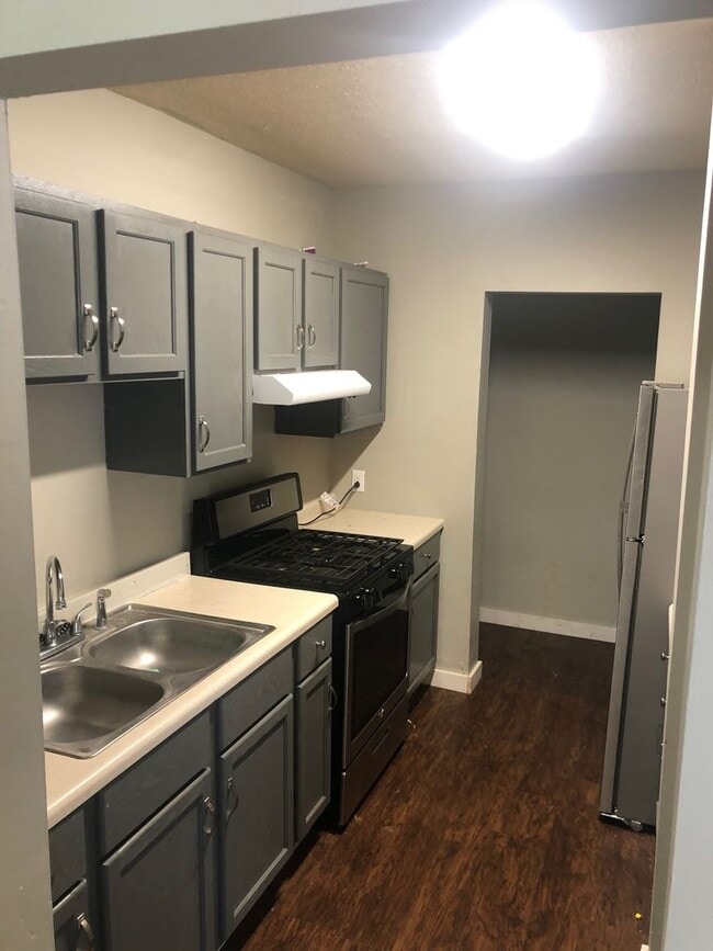 Photo - 360 E Walnut St Unit 2