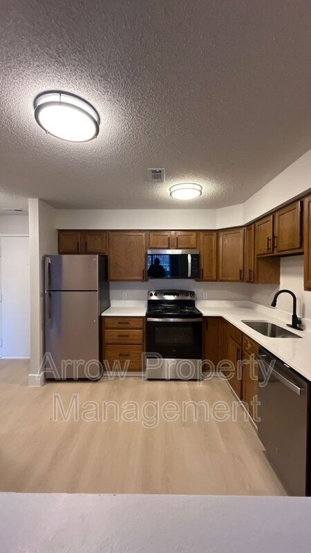 Photo - 515 W Saunders Ave Unit 14