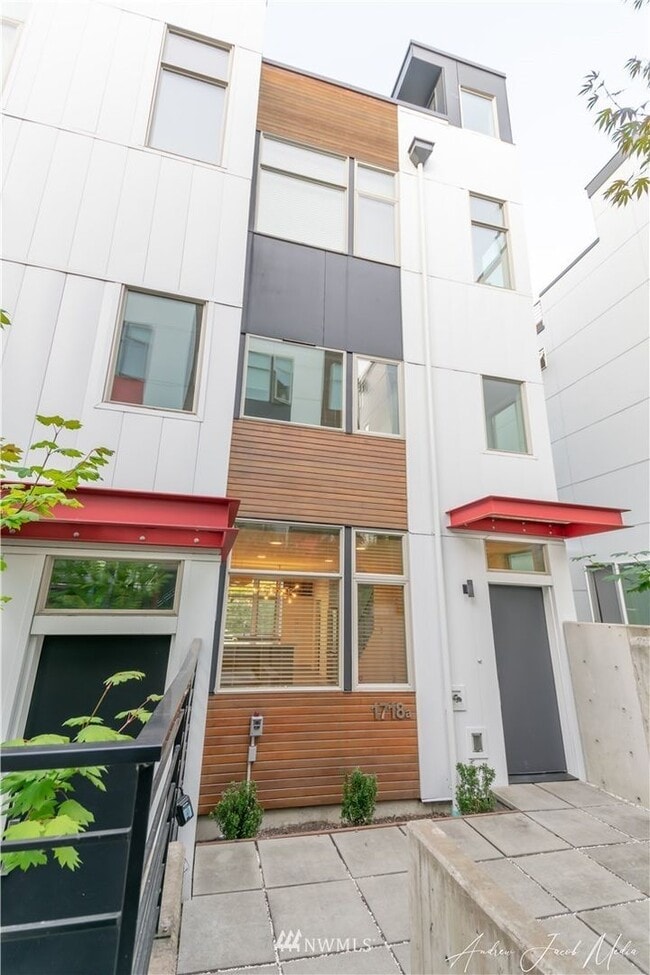 1718 27th Ave