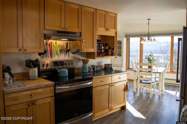 Photo - 411 Canyon Rd