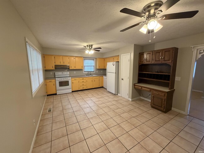 Photo - 800 Greenfield Rd