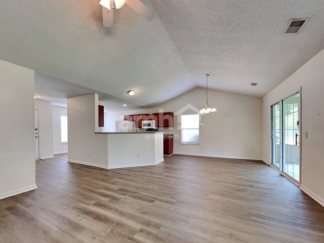 Photo - 530 Beverly Dr