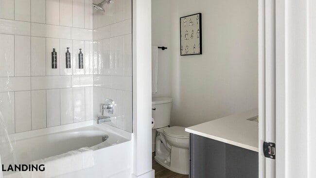 Photo - 1007 S Mint St Unidad 810