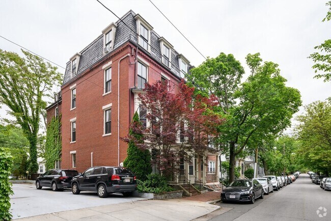 Building Photo - 46 Bigelow St Unit 3 Rental