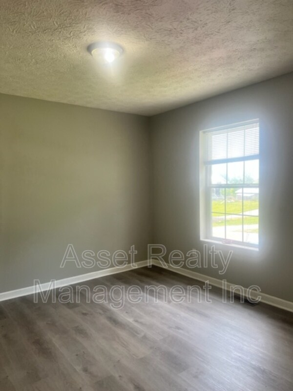 Photo - 266 Red Bud Ln