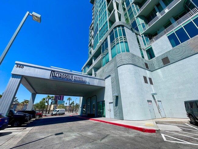 Building Photo - Highrise with view of Sphere Unit 402
