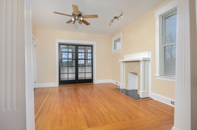 Oficina 1 - 5248 Montgomery Rd Unidad 5248 Highland Views #4