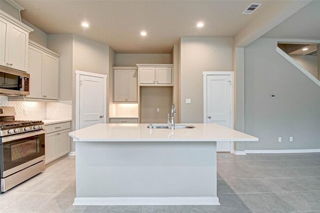 Photo - 332 N Spotted Fern Dr