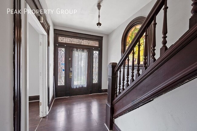 Photo - 2356 Stratford Ave