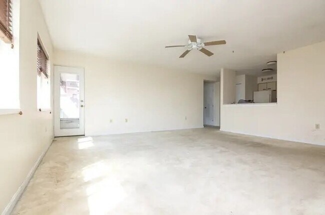 Photo - 50 S Common St Unidad 403