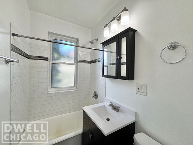 Photo - 1421 W Hutchinson St Unit 4222-1