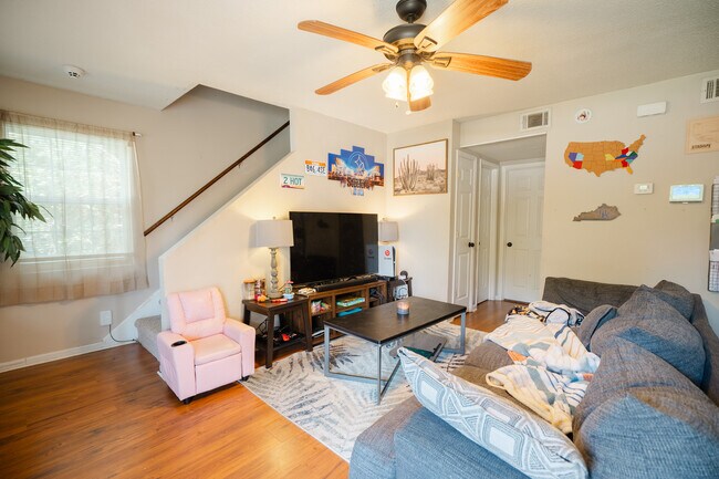 Photo - 801 Wildwood Dr