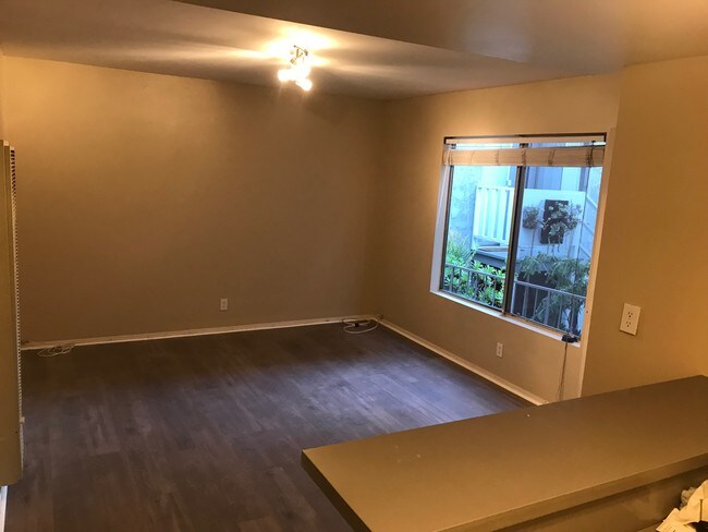 Photo - 729 Manhattan Beach Blvd Unit APT # C