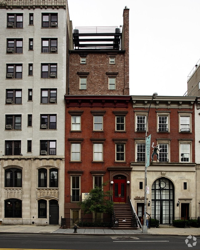 Photo - 336 W 23rd St