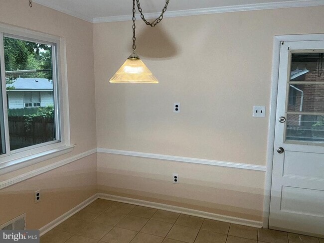 Photo - 303 Charlton Ct