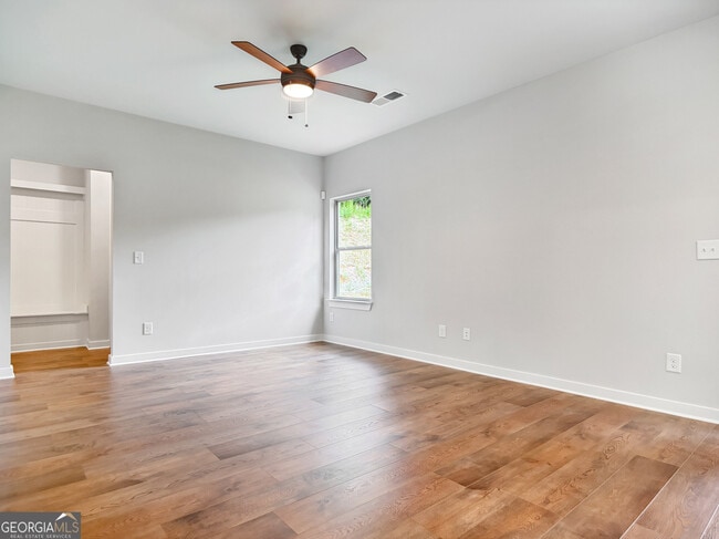 Photo - 92 Hidden Brook Trail