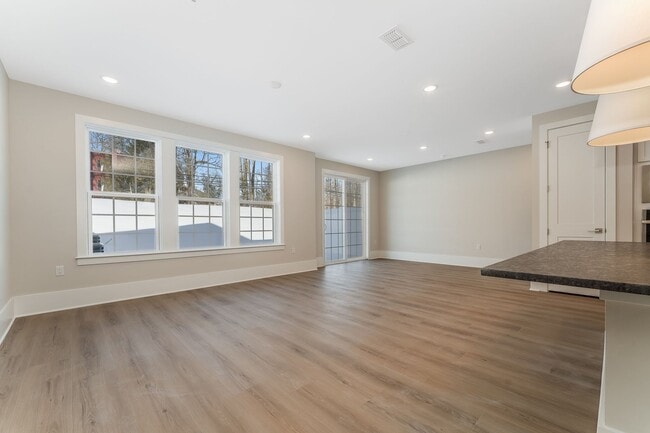 Photo - 175 Jasmine Dr