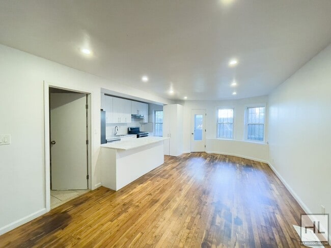 Photo - Crown Heights, Brooklyn – Spacious 4-Bedro... Unidad 1