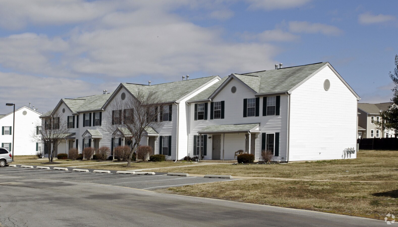 Commerce Square Apartments - Commerce Square Apartments