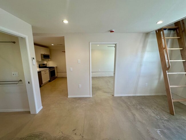 Photo - 112 Unit 115