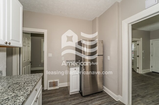 Photo - 912 E 34th St