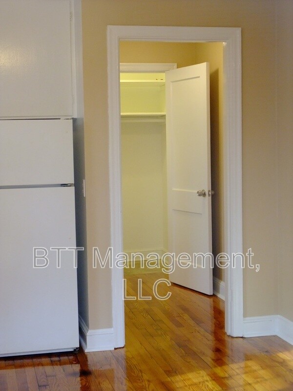 8401 Greenwood Ave Unit 1