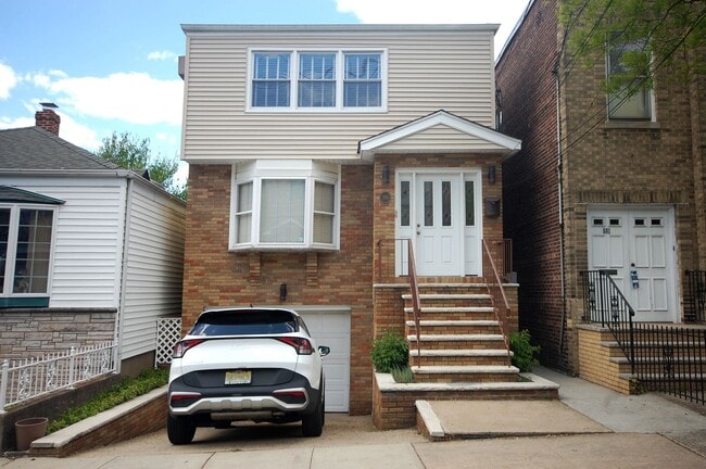 Building Photo - 599 Liberty Ave Unit 2