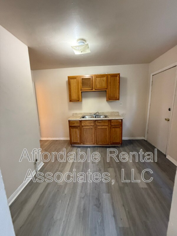 Photo - 2127A S 16th St Unidad Lower Rear