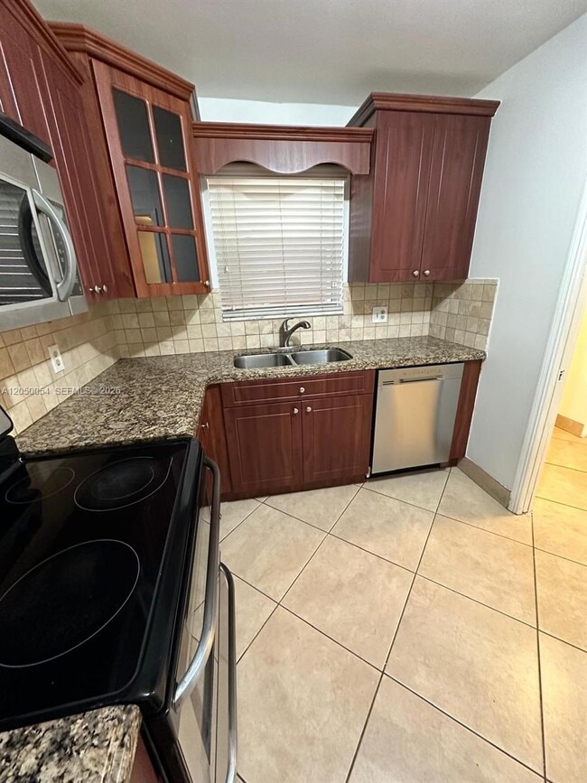 Photo - 9410 Live Oak Pl Unit 305