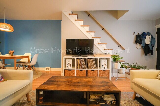 Photo - 928 Hoffman St