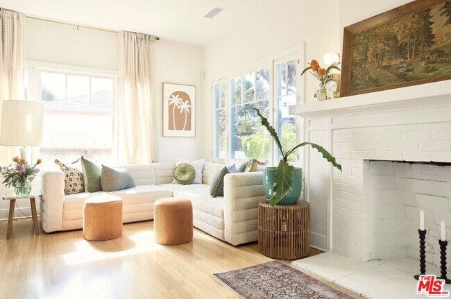 Photo - 818 Palms Blvd